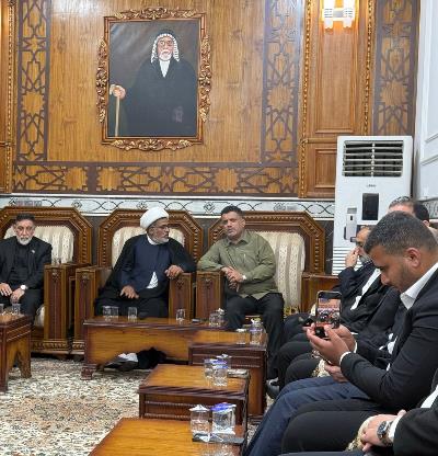 إقامة مجلس عزاء بمناسبة استشهاد الإمام الخامنئي في مضیف عشیرة آل یاسر