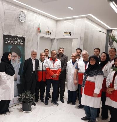 القنصل العام الإیراني في کربلاء المقدسة یجري زیارة تفقدیة لمستشفی الهلال الأحمر